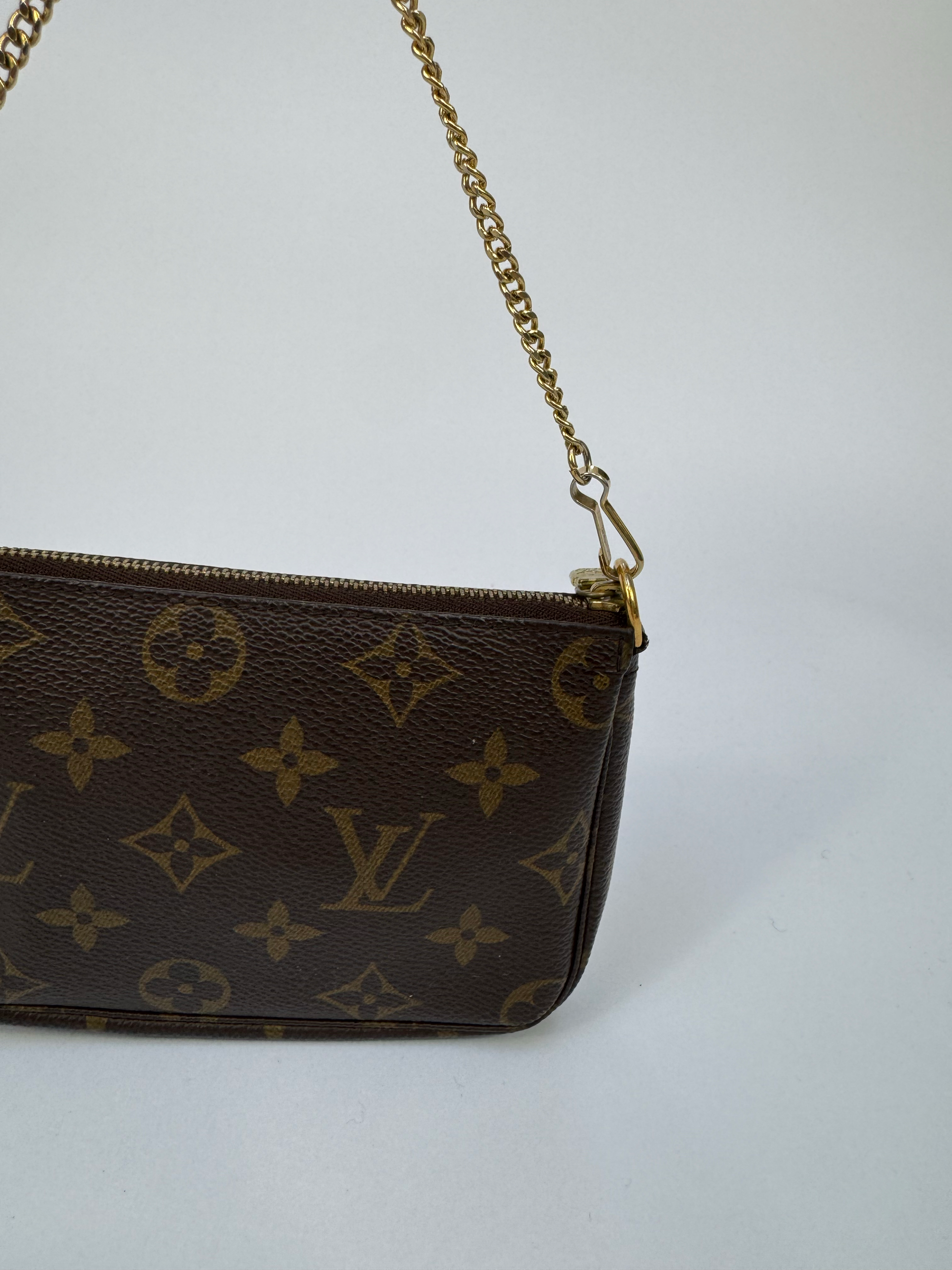 Louis Vuitton pochette accessoires