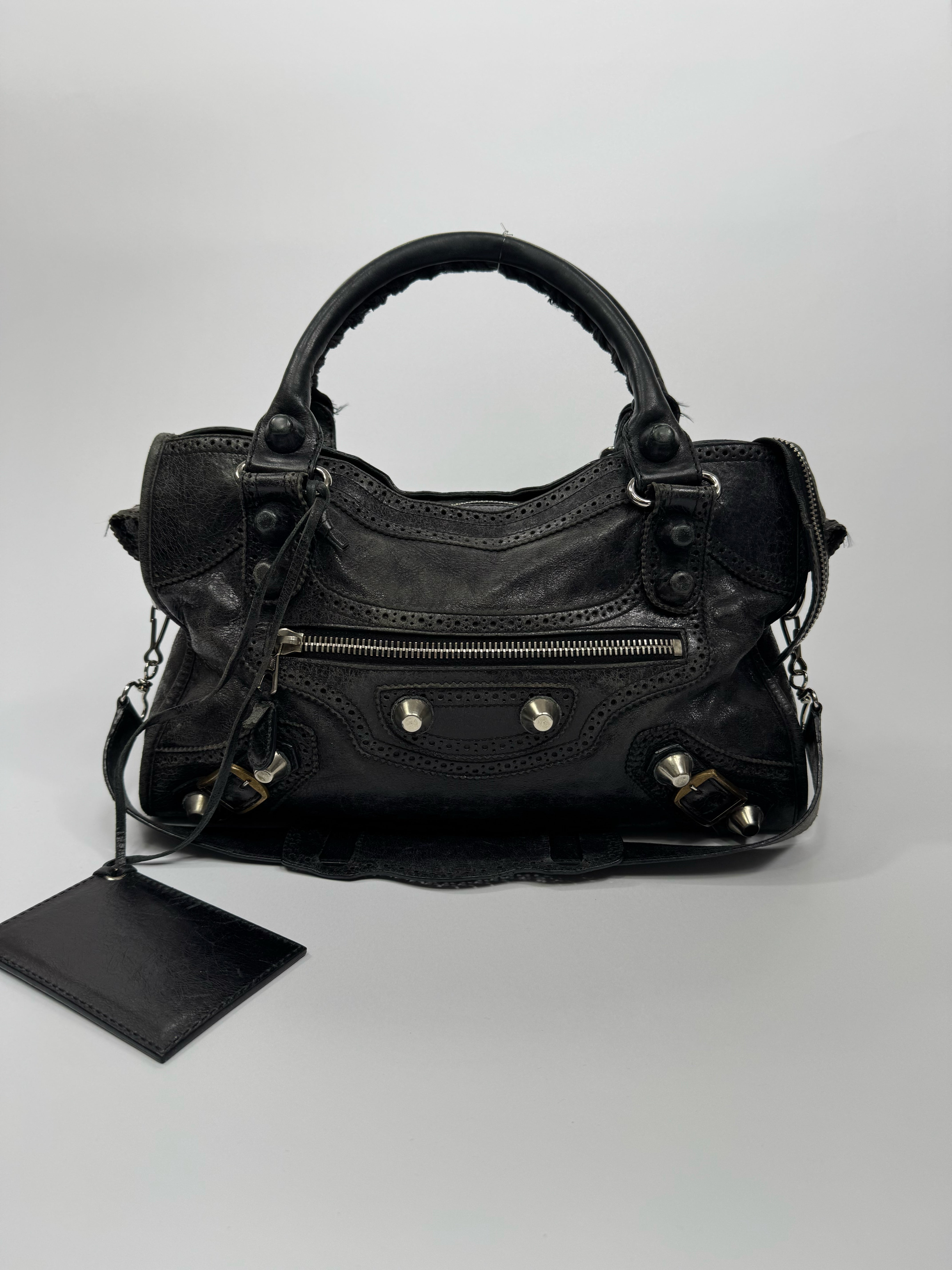 バッグ BALENCIAGA leather shoulder bag city Balenciaga // Black City Leather Bag – VSP Consignment